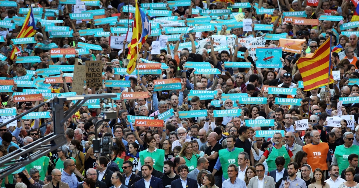 Spanish Prime Minister Says He'll Dismiss Catalonia's Separatist Government