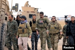 Snage Sirijskih demokratskih snaga i trupe SAD patroliraju duž turske granice u Hasakahu, Sirija, 4. novembra 2018.