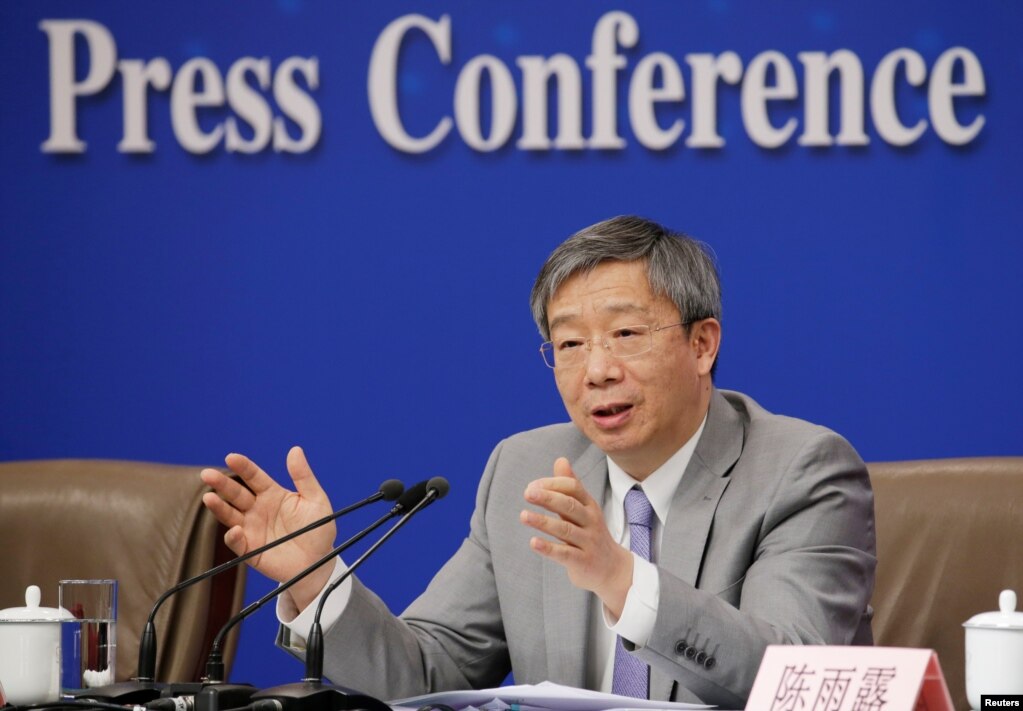 中国人民银行行长易纲2019年3月10日在北京人大会堂举行的全国人大记者会上。(photo:VOA)