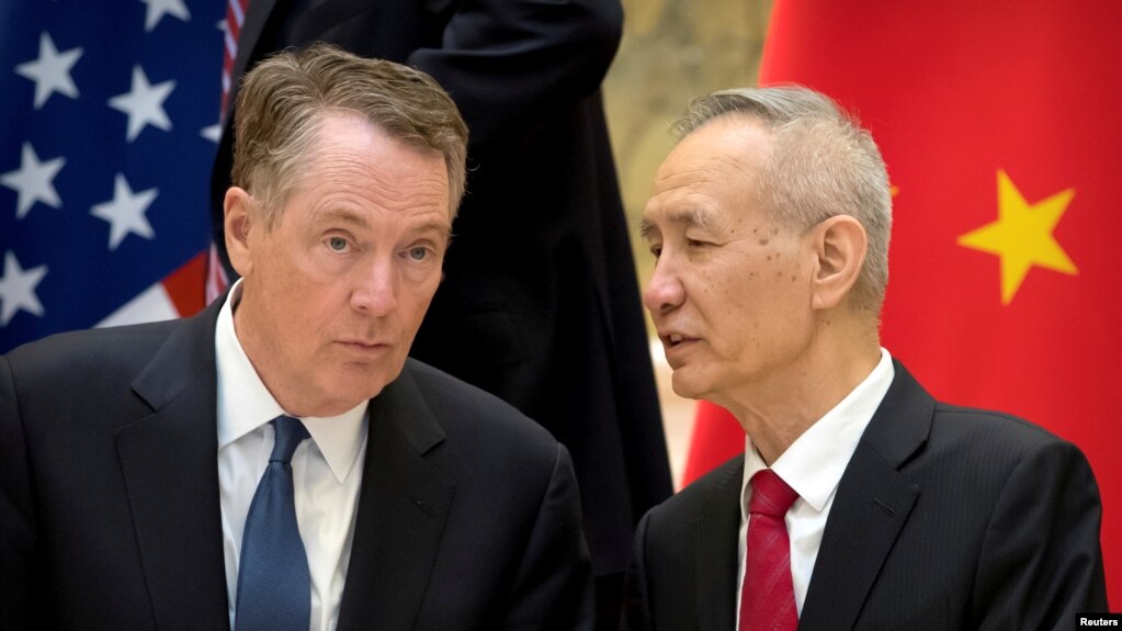 时任美国贸易代表莱特希泽与中国副总理刘鹤2019年2月15日在北京钓鱼台国宾馆交谈。(photo:VOA)