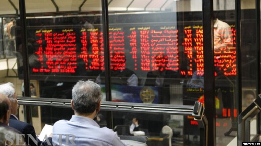 تابلو شاخص سهام در بازار بورس تهران. آرشیو