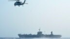 Tư liệu: Một chiếc trực thăng MH-60S Sea Hawk thuộc Phi đội Hải chiến 12 lượn trên Tàu USS Blue Ridge của Hạm Đội 7 của Mỹ. Ảnh chụp ngày 19/4/2019 (U.S. Navy photo by Mass Communication Specialist 3rd Class Mar'Queon A. D. Tramble)