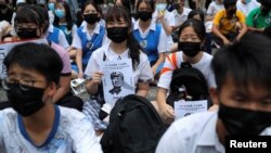 香港中学生2019年9月30日在中环渣打花园参加罢课集会。