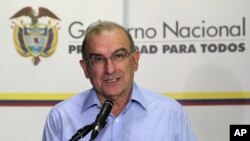 FILE - Humberto de la Calle, head of Colombia's government negotiation team, speaks at a press conference at the close of the thirteenth round of peace talks with the Revolutionary Armed Forces of Colombia, or FARC, in Havana, Cuba, Aug. 28, 2013. 