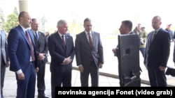 Ambasador SAD u Srbiji Kajl Skot sa ministrom unutrašnjih poslova Nebojšom Stefanovićem, Foto: video grab 