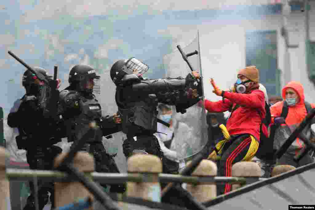 콜롬비아 보고타에서 정부가 추진하는 세제 개편에 반대하는 시위가 벌어졌다. 