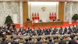 Foto yang dirilis KCNA, 12 Februari 2021 ini menampilkan Pemimpin Korea Utara Kim Jong-un pada hari ketiga rapat pleno ke-2 Komite Sentral ke-8 Partai Pekerja Korea (WPK) ) di Korea Utara. (Foto: KCNA VIA KNS / AFP)