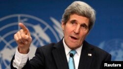 El secretario de Estado, John Kerry, fue tajante al exigir que el presidente sirio, Bashar al-Assad, renuncie a sus aspiraciones de mantener el poder en el país, y permita nuevas negociaciones de paz. 