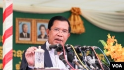 FILE - Prime Minister Hun Sen speaks on Tuesday, September 20, 2016 during the inauguration of first-Japanese private hospital Sunrise in Phnom Penh’s Chroy Changva district. ( Leng Len/VOA Khmer)