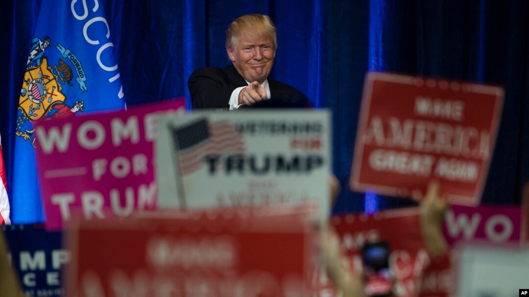 Kandidat presiden AS dari Partai Republik, Donald Trump, berkampanye di University of Wisconsin Eau Claire (1/11). (AP/Matt Rourke)