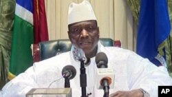 L’ex-président gambien Yahya Jammeh déclarant accepter de céder le pouvoir au président élu Adama Barrow, à Banjul, le 21 janvier 2017. Image du discours diffusé sur la télévision d’Etat.