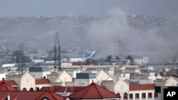 Место взрыва возле аэропорта в Кабуле, 26 августа 2021 г.