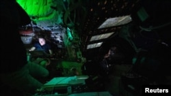 کریستیانا کوک نخستین زنی است که وارد حوزه گرانشی ماه شده است.