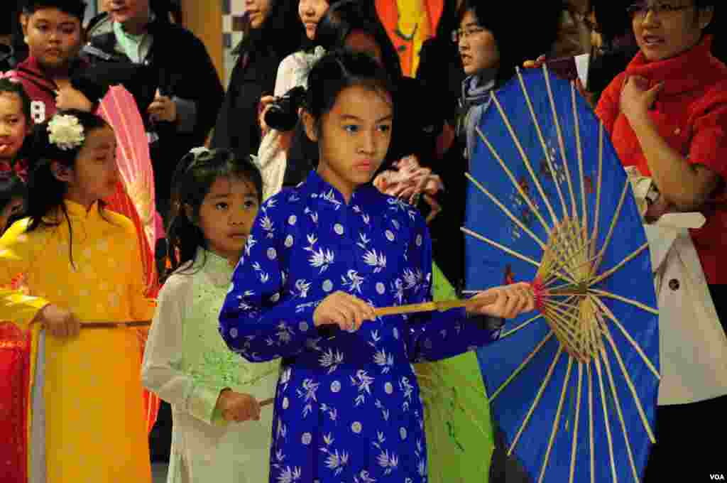 Ảnh: Ho&agrave;i Hương - VOA.