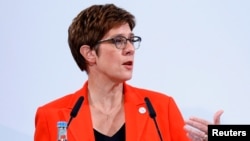 Bộ trưởng Quốc phòng Đức Annegret Kramp-Karrenbauer.