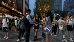 中國經濟低迷，在關稅戰的陰影下，跨國大企業對中國消費者需求回升不敢樂觀。 (美聯社：2023年6月18日)