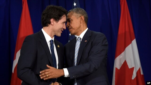 El primer ministro de Canadá, Justin Trudeau y el presidente de EE.UU., Barack Obama, en un aparte de la Cumbre de Cooperación Económica Asia-Pacífico, en Manila, Filipinas. Nov. 19, 2015.