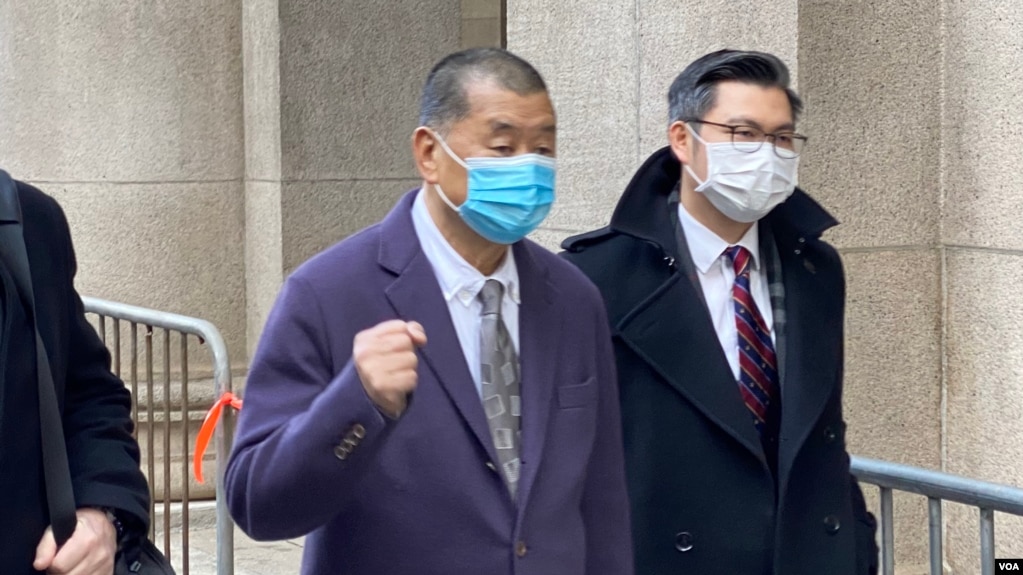 资料照片：香港民主活动人士、传媒大亨黎智英抵达香港终审法院。(2020年12月31日)