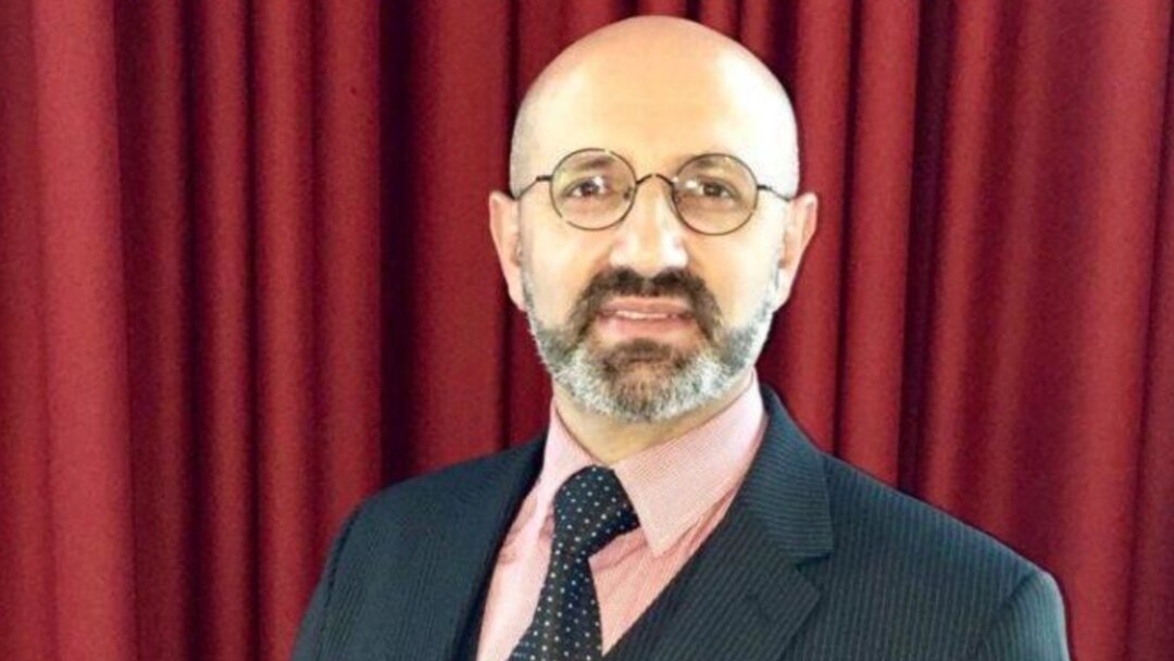 ڕۆژنامەوان و پارێزەر حوسێن ئەحمەدینیاز