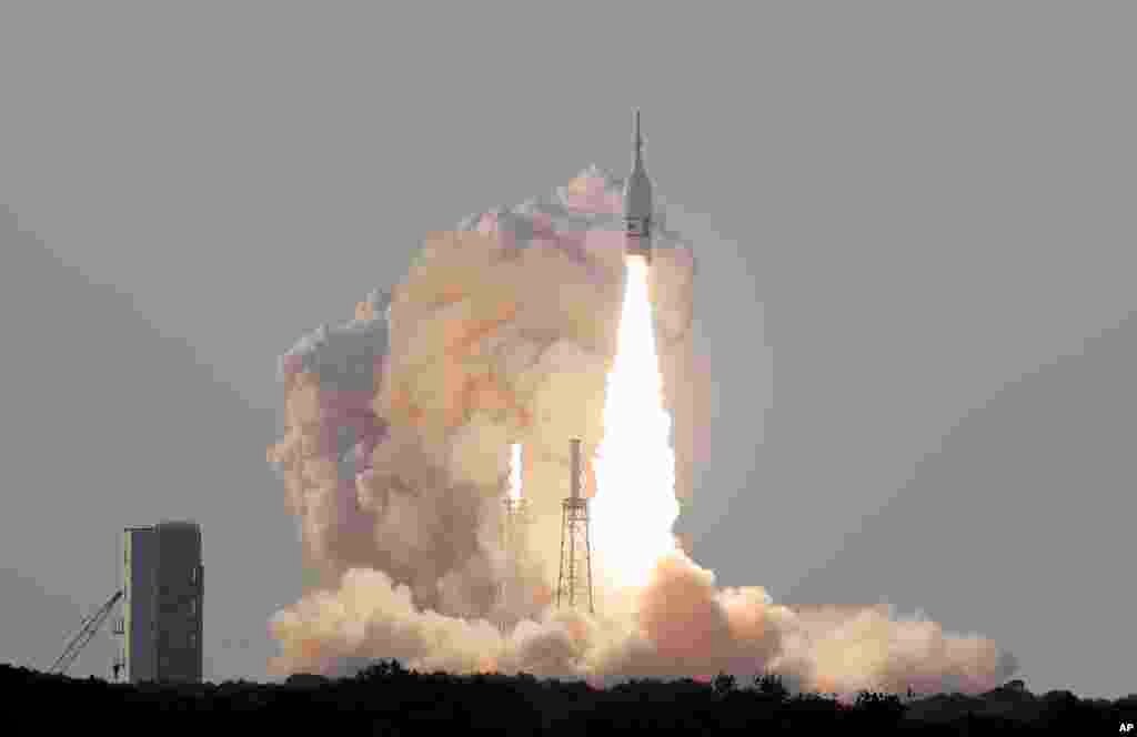 امروز ناسا یک پرواز آزمایشی برای فضاپیمای جدید به نام &laquo;اوریون&raquo; انجام داد. این آزمایش برای بررسی امنیت فضانوردان انجام شد و قرار است&nbsp;اولین پرواز سرنشین دار این کپسول در سال ۲۰۲۲ میلادی صورت بگیرد.&nbsp;