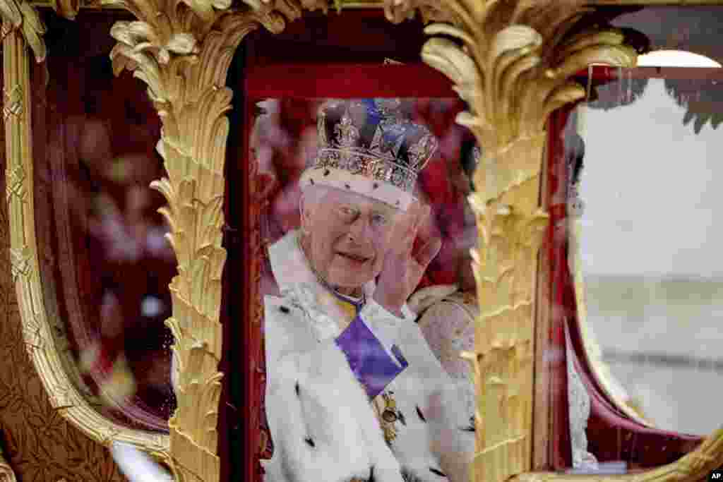 پادشاه چارلز سوم رسما در بریتانیا روز شنبه ۱۶ اردیبهشت تاجگذاری کرد.