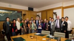 ཨོའོ་སི་ཊོ་ལི་ཡའི་ནང་གི་བོད་མི་ཚོའི་གནས་སྟངས།།