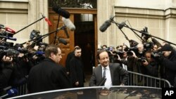 El presidente de Estados Unidos, Barack Obama, llamó a Hollande para felicitarlo por su triunfo en las elecciones.