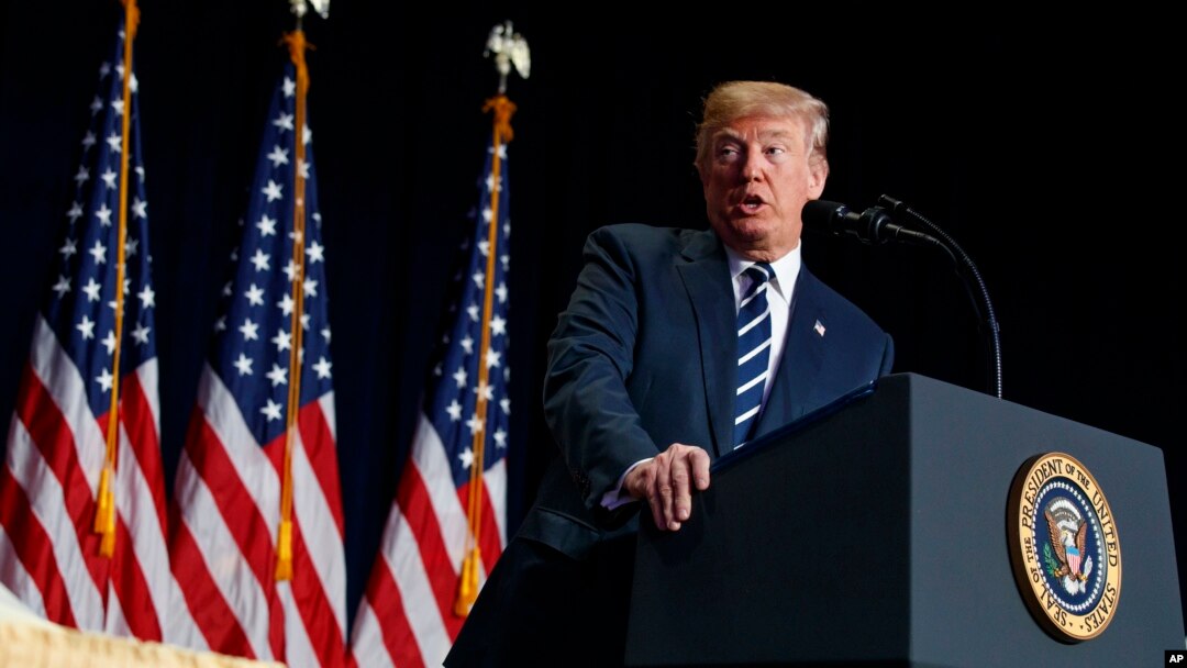 Presiden Donald Trump berbicara pada acara National Prayer Breakfast, 8 Februari 2018, di Washington. 