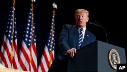 Presiden Donald Trump berbicara pada acara National Prayer Breakfast, 8 Februari 2018, di Washington. 