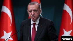 Tổng thống Thổ Nhĩ Kỳ họp báo hôm 14/8/2018. 