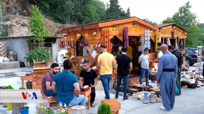 گەنجێکی هەورامان کۆشکێکی کلتوری تەختە لەناو سروشتی هەورامان دەکاتەوە