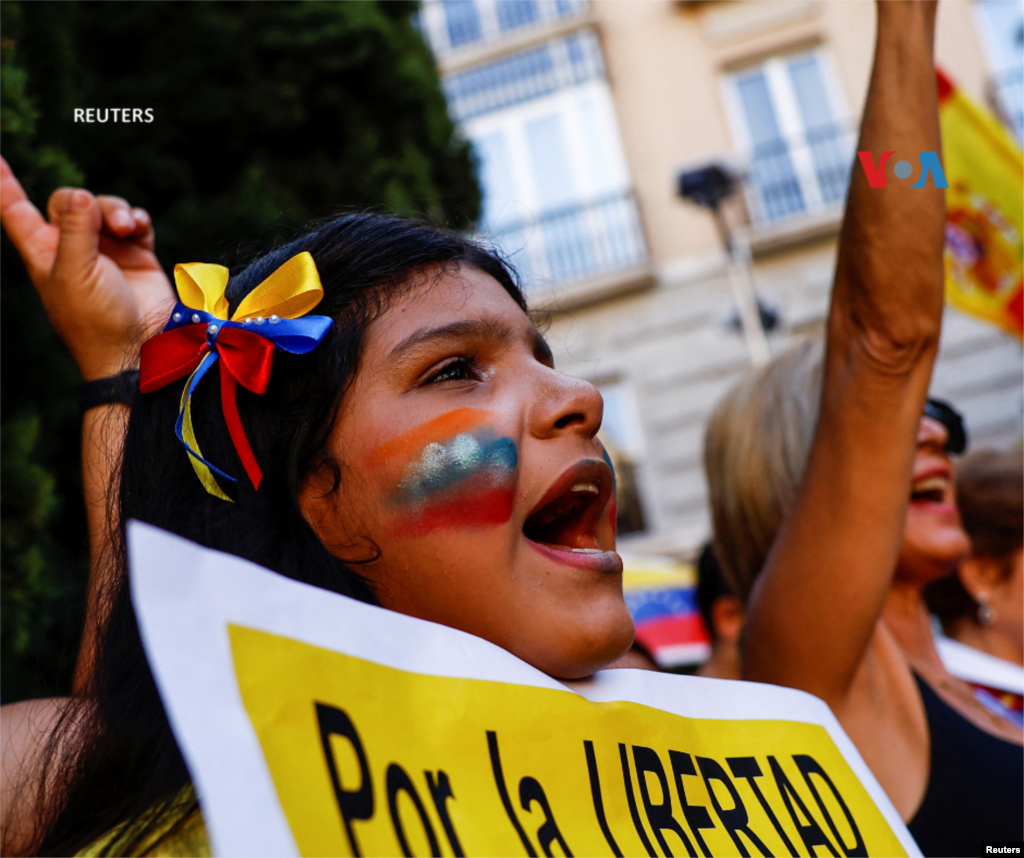 Venezolanos se reúnen en apoyo a Edmundo González, en Madrid.