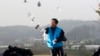 Kelompok Pembelot Luncurkan Balon Pembawa Selebaran Anti-Korut
