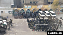 عکسی منتسب به یکی از مدارک که پلیس سرکوب برای سازمان‌دهی از فضای آن استفاده می‌کند. 