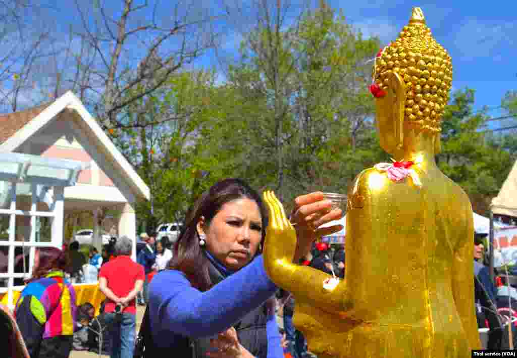 Thai New Year 2016