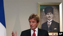 French Foreign Minister Bernard Kouchner speaks to the media in Ankara, 12 Oct 2010