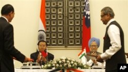 မြန်မာစစ်အစိုးရ အကြီးအကဲရဲ့ အိန္ဒိယနိုင်ငံ ခရီးစဉ်အတွင်း ၂ နိုင်ငံကြား စီးပွားရေး သဘောတူညီချက်တွေ ရရှိခဲ့ကြတာပါ။
