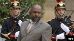 Assoumani Azali, président de Comores, au Palais de l'Elysée pour rencontrer le président français Jacques Chirac, à Paris, France 16 mai 2006. epa/ HORACIO VILLALOBOS