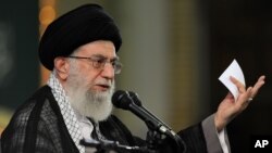 Hoggaamiyaha sare ee Iran Ayatollah Ali Khamenei.