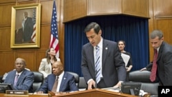 Chairman Darrell Issa, adjourns a meeting of the House Oversight and Government Reform Committee, after a committee vote to hold Attorney General Eric Holder in contempt of Congress, on Capitol Hill, June 20, 2012 (AP).