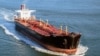 ناخدای یک نفتکش در اندونزی، کشتی خود را به گروگان گرفت