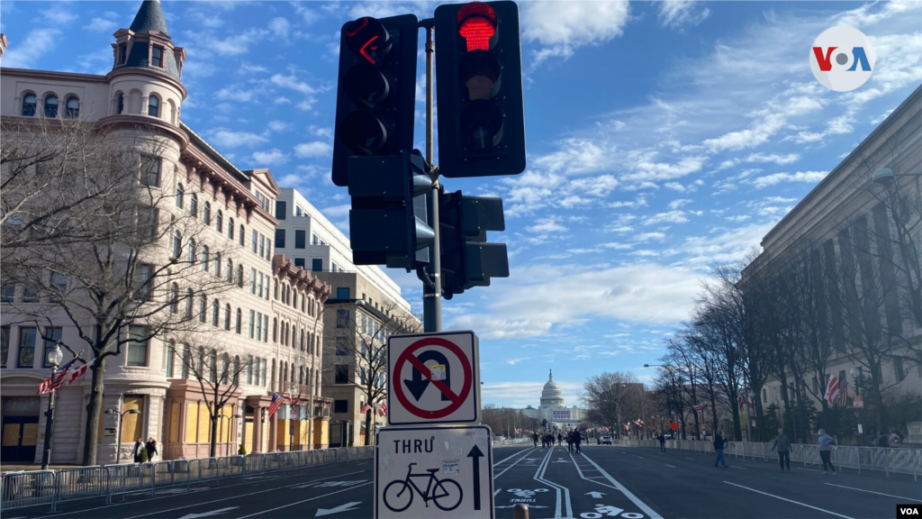 Las calles de Washington, D.C. pr&#225;cticamente vac&#237;as, y las m&#225;s cercanas al Capitolio se encuentran cerradas. Domingo 17 de enero de 2021. [Foto: Celia Mendoza] 