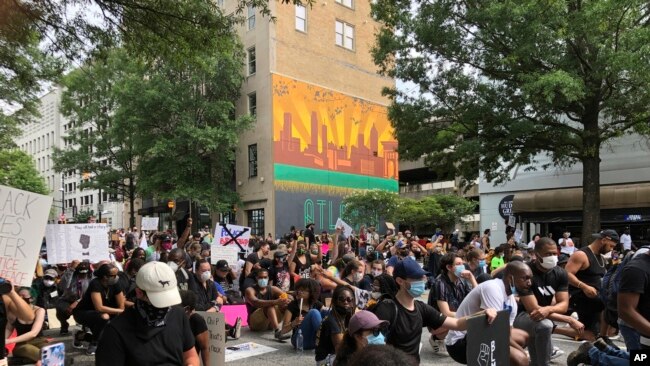 Marshim i protestuesve kundër padrejtësive racore në Atlanta.