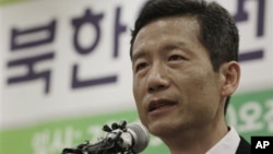 중국에서 구금됐다 석방된 후 지난 25일 서울에서 기자회견을 가진 북한인권운동가 김영환 씨.