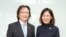 미셸 스틸 대사가 28일 주병기 공정거래위원장과 포즈를 취하고 있다. (출처: 스틸 대사 소셜미디어)