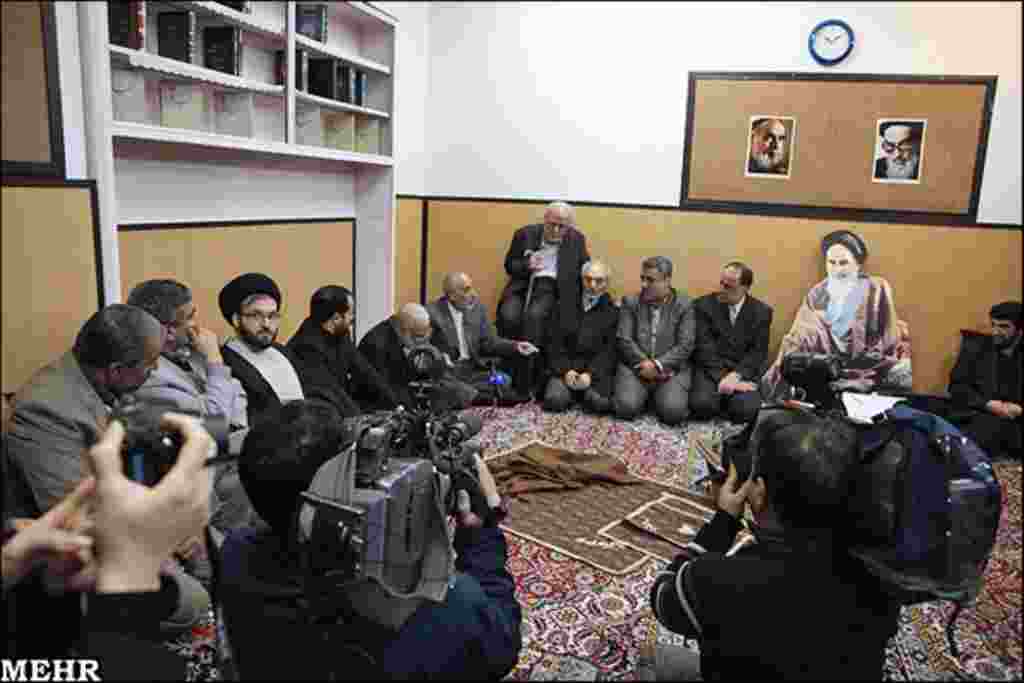 سی و سومین مراسم دهه فجر و بازسازی ورود آیت الله خمینی به تهران
