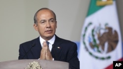 Presiden Meksiko Felipe Calderon menyampaikan pidato kenegaraan di Mexico City. (Foto: Dok)