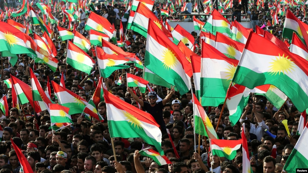 Warga Kurdi menunjukkan dukungan mereka terhadap referendum kemerdekaan yang akan berlangsung pada 25 September di Erbil, Irak, 22 September 2017.
