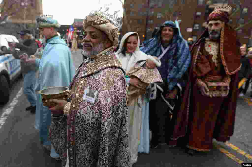 En el desfile en Harlem, Nueva York,&nbsp; estuvieron también presentes personas representando a la virgen María, San José y los Tres Reyes Magos.&nbsp;