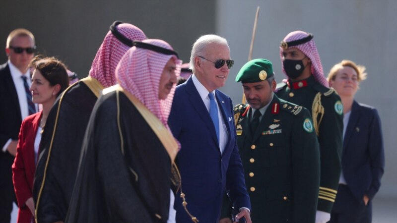 Droits humains: de retour d'Arabie saoudite, Biden traité d'hypocrite
